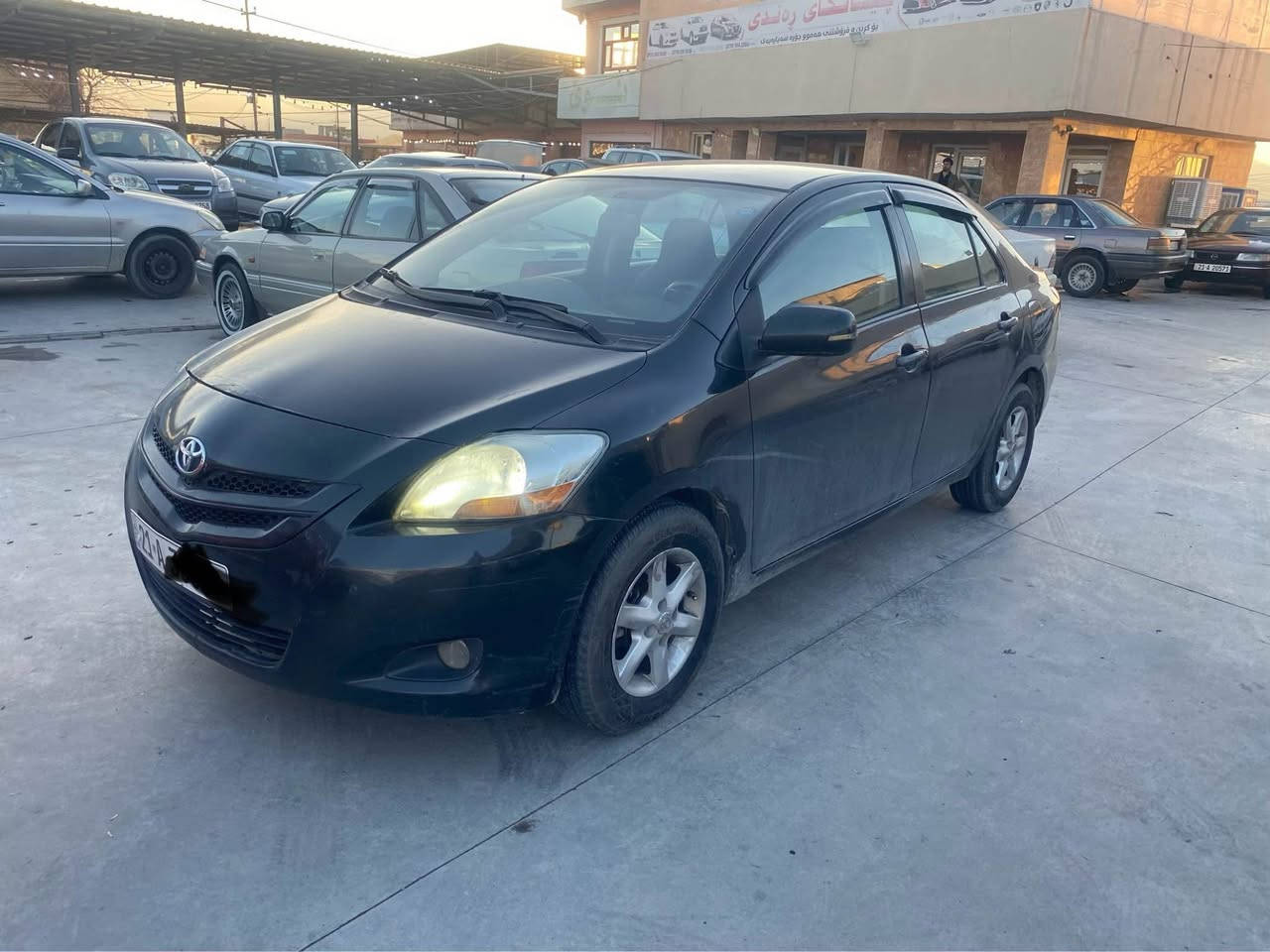 یارس ئۆتۆماتیک رەشی قەتران ویل کەپ بلاجکتۆر٥ کەلە تاک گێج مەکینە بجوک بەنزین زۆر کەم دەخوات و زۆر بەهەلمەتە سەیارەکە تەنها١٤٩هەزاری حقیقی رۆشتوە
٤پارجەی بۆیاخە بی دەعم گیرومەکینە بەشەرتە 
پیشو دوای قرجیشی نیە کەپس کەپسە
سعری ٧٦مەجال 
*********** السليمانية, العراق
