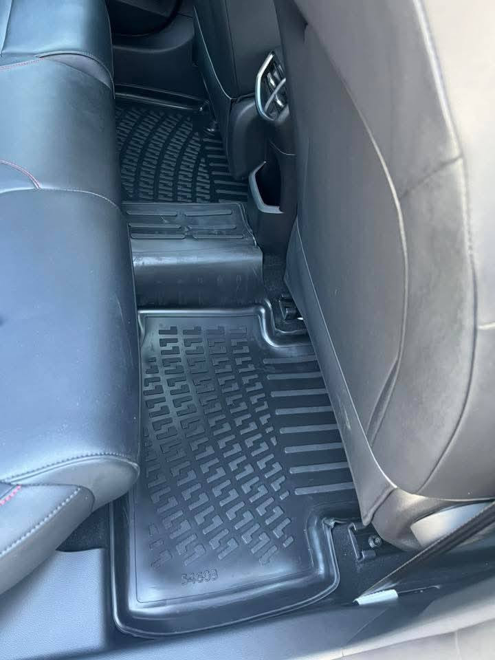 السلام عليكم
ارضيات  مع ارضية الصندوق mg gt  رزلاين

جديد غير مستعمل للبيع ١٠٠ الف مجال بسيط

***********
