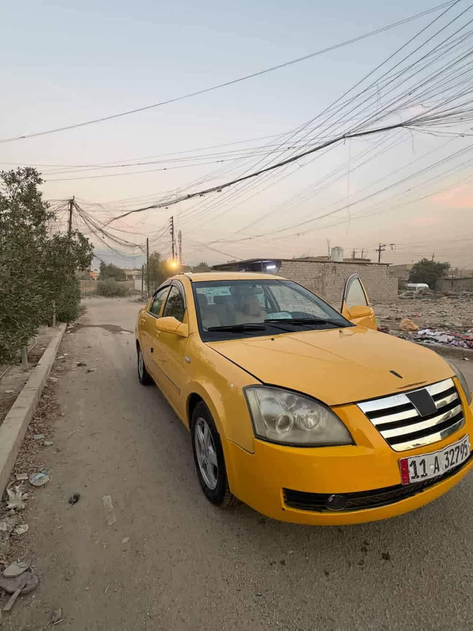 شيري A5 موديل 2011 سياره نضيف رقم نكليزي تحويل انته وشطارتك مصفره هيه وغرامه تخم تاير جديد صدر قبل سبوع نفضته بيه مشكله بل كير  سياره مفاحصه سونار بس عضمته حلو مكاني بغداد زعفرانيه رقمي ***********
