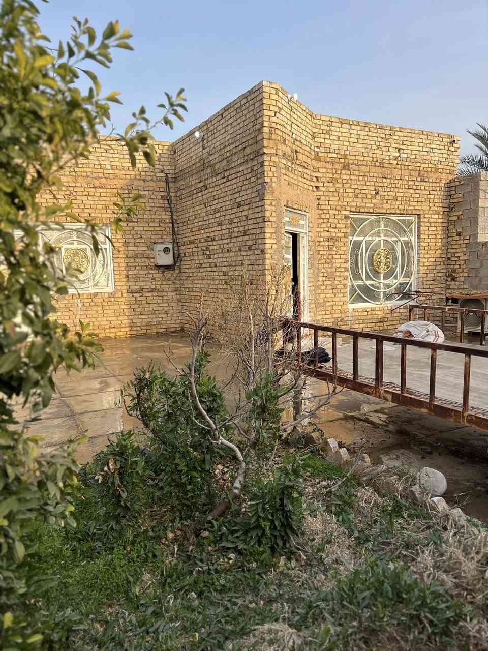 مزرعة للبيع
📍 الموقع: الديوانية – الشافعية، نزلت معمل 
📐 المساحة: خمس دونم
🏠 البيت: بناء حديث بمساحة 300 متر
🌴 المزرعة: مزروعة بالكامل بالنخيل
⚡ الخدمات: تبليط، كهرباء، ماء متوفرة بالكامل
📞 للاستفسار  ***********
