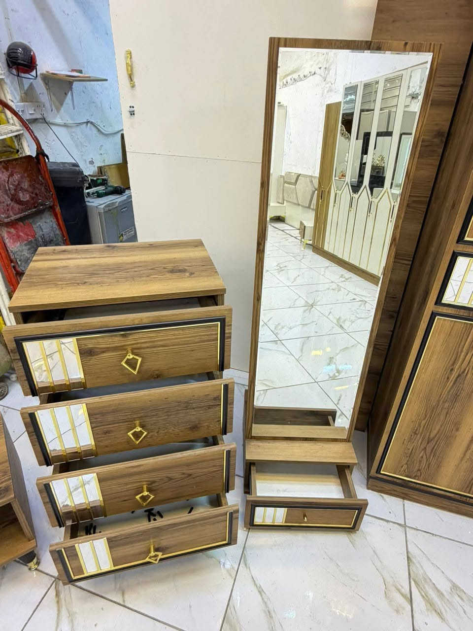 غرفه تركي درجه اولى للبيع سعر شراء مليونين و800 سعر البيع 800 وبيه مجال ***********
@إشارة كروب بيع الاغراض المستعمله في بغداد الكرخ والرصافه
