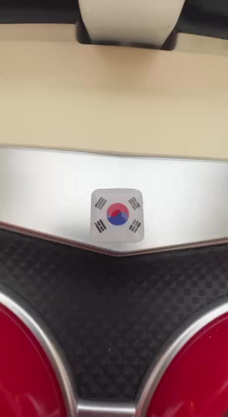 السلام عليكم دراجه شحن للبيع موديل 2026صارلي شهرين من اخذتهة نوعهاSUnRA ماشيه 20الف 
دراجه جديده السعر 850وبيها مجال مكاني بغداد حي العامل  رقم التلفون ***********
