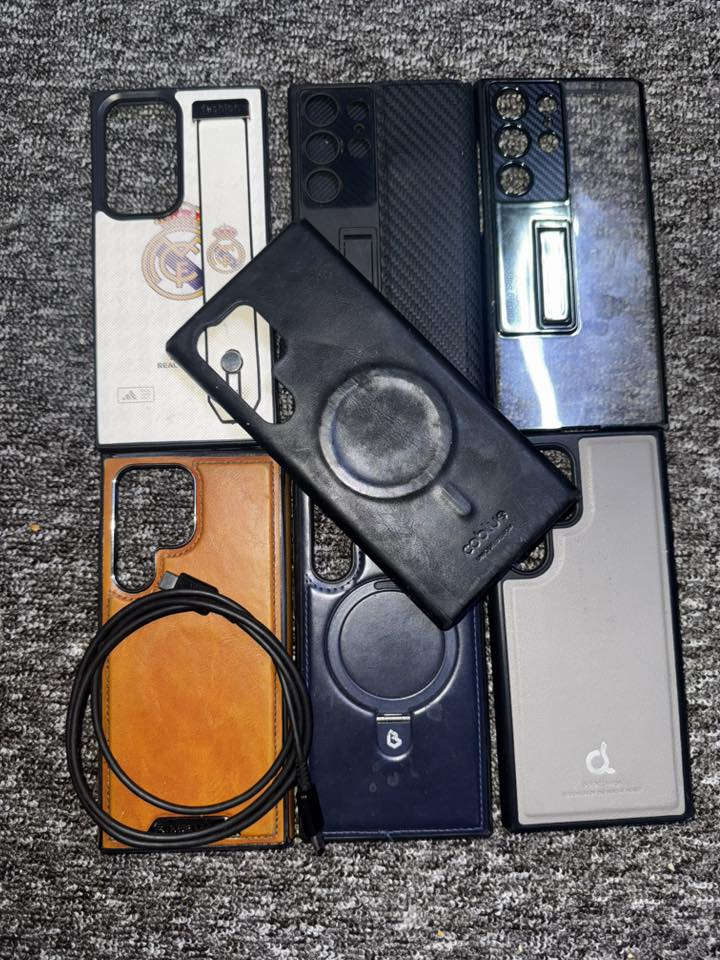 السلام عليكم 
جهاز S23 الترا للبيع 
ذاكره 256 
مثل ماموضح بلصور بيه ضربتين بلشاشه مامأثرات على المس او الشاشه 
الاضافات الي وياه سبع كفرات + كيبل شحن الجهاز الاصلي 
السعر (500) 
مكاني بغداد _ البياع
للتواصل واتساب ***********
