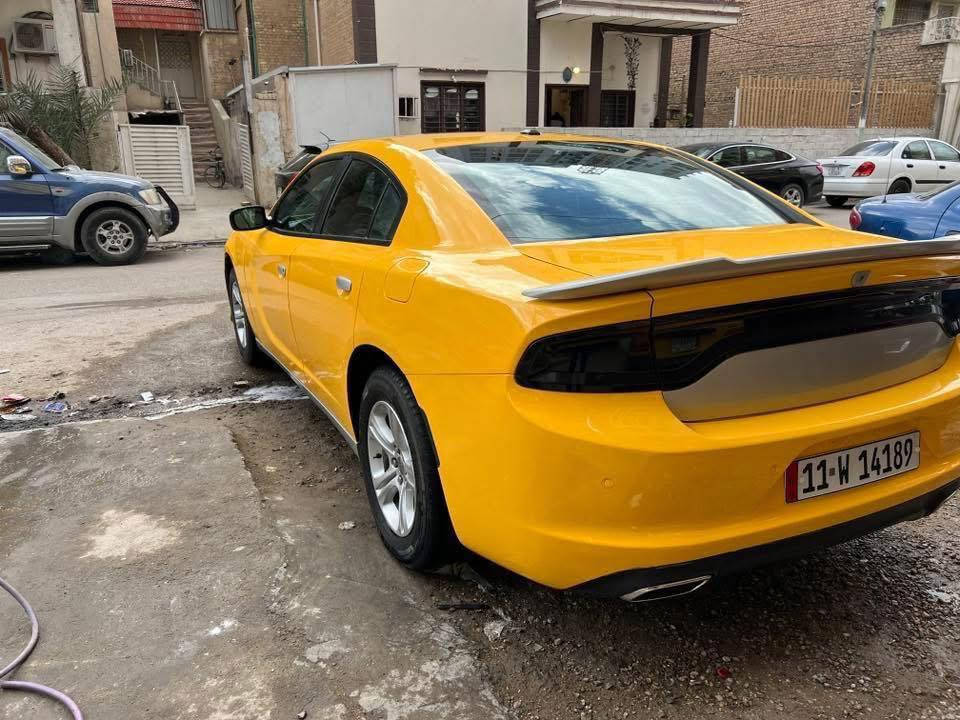 فول عدا الفتحة
تخم تاير جديد 
حدادية جديدة
صبغة جديدة ماصار شهرين من صبغتها 
تبريد ثلج 
السيارة خير من الله ومانقصها شي 
تجي تشوفها وتقتنع
كلشي موضح بلصور لاتخابرني وتگلي شبيها
حتى فديو مصورلك 
السعر208 وبيها مجال بسيط 
للأستفسار الأتصال
***********
