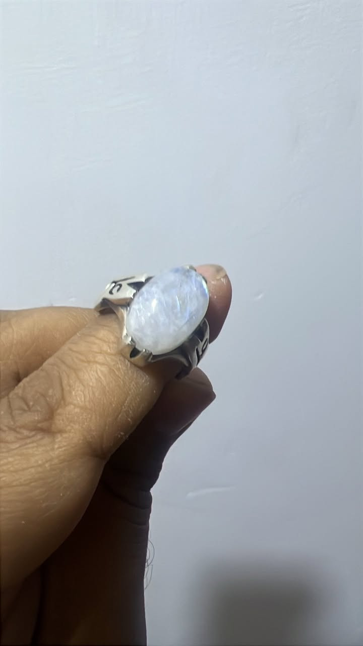 عقيق طبيعي قديمه حيل من الستينات للبيع وحجر القمر اصلي فضه صياغه ثقيل هم للبيع حط سعرك وبالعافيه


**إذا كنت صاحب هذا الإعلان وتريد حذفه لأي سبب، رجاءا أرسل رسالة إلى الدعم الفني**