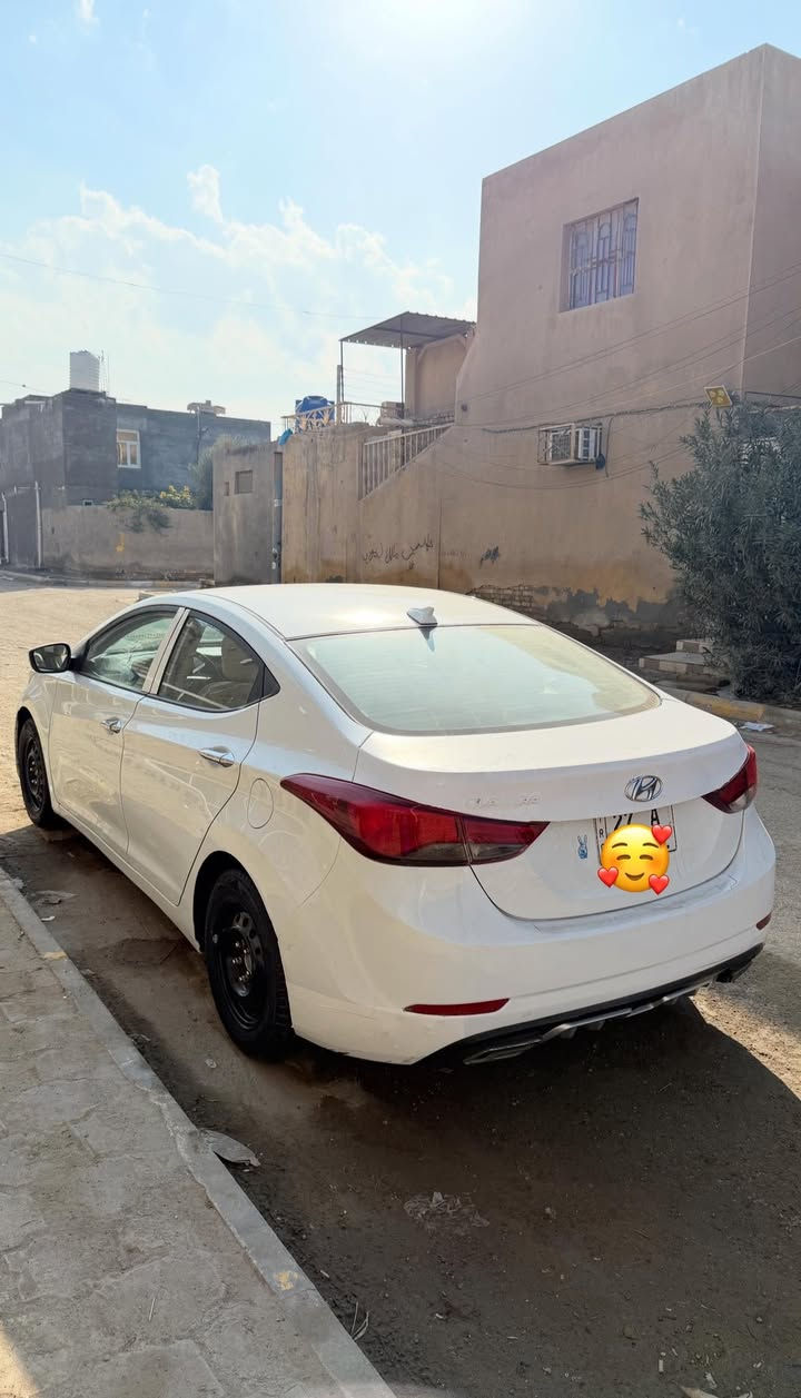 سلام عليكم النترا 2016امريكي 
مكينه 2000دوش 
تبديل بيها بنيد والبدنه الاماميه
وصبغ دوس وبيها بارد وتكحيل قليل بالباب الخلفي بجها السدر السياره عليها تخم تاير جديد ماعوزها شي سياره ترايك وين ماجان العنوان ناصريه مركز ***********
