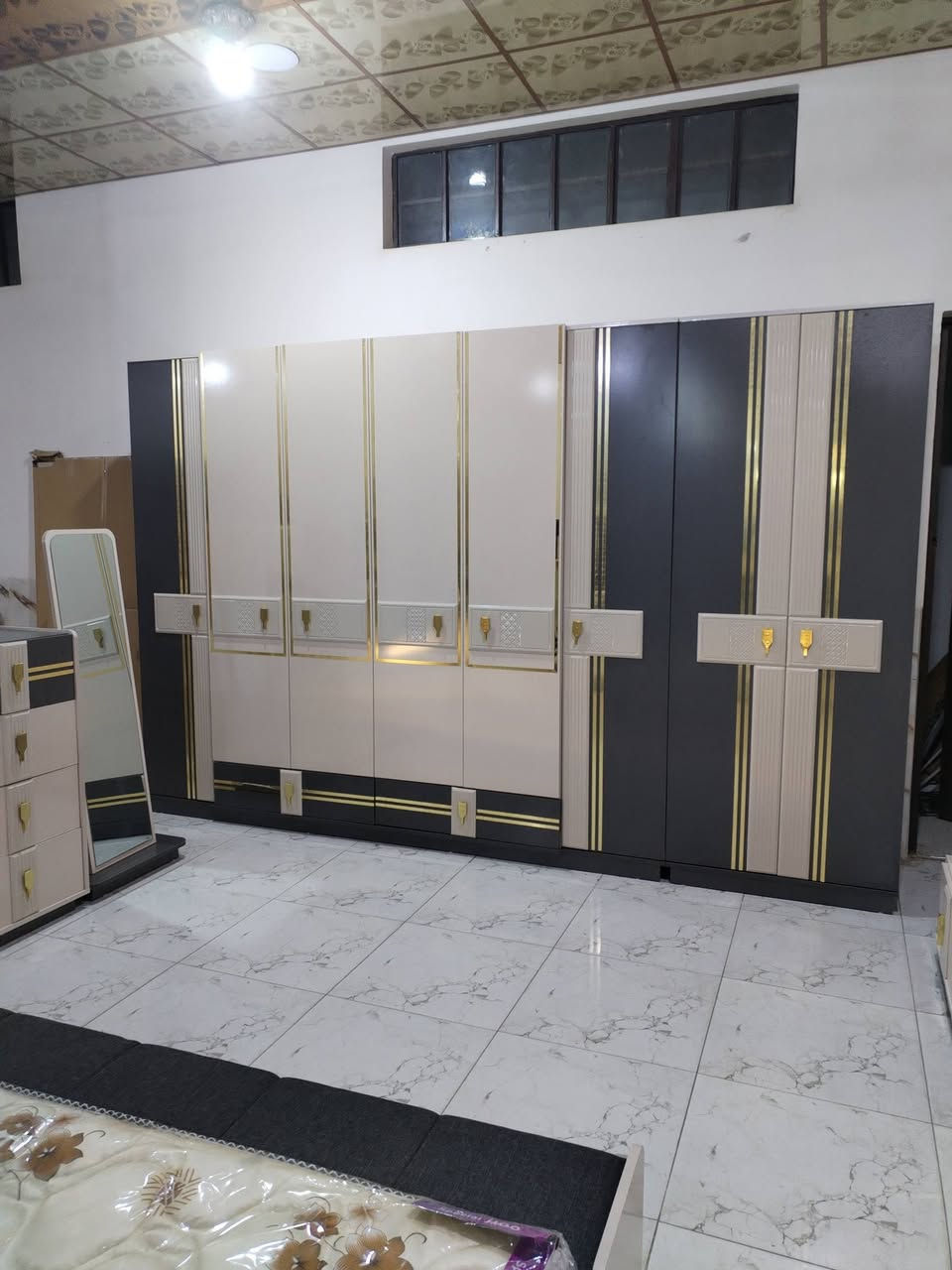 غرفه نوم تركي ملكي ماركه 11قطعه جديد للستفسار ***********
