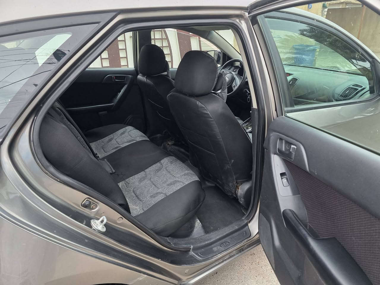 سلام عليكم فورتي للبيع موديل ٢٠١٢ فول عده البصمه محرك ٢٠٠ بيهه ٣ قطع سعر 80 مكاني بغداد رقمي ***********
