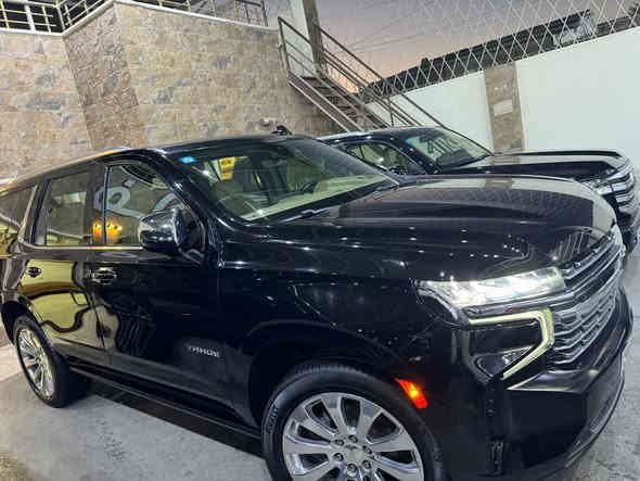 تاهو بريمير 2021  ( خـليـجـي )
بيع 
مفتاح التشغيل بصمة  
تشغيل عن بعد  
بانوراما  
فتح الصندوق كهرباء وبالقدم  
دفع رباعي  
حساسات أمامية  
حساسات خلفية  
لايت زينون + LED  
بك لايت LED  
دخول بصمة ذكي  
حجم الاطار 275/50R22  
ويل كب 22  
حساسات ضغط الاطارات  
اشارة في المرايا الجانبية  
المرايا قابلة للطي كهرباء  
ماسحة خلفية  
تنظيف الكاميرا الخلفية بالماء  
عدد AIR BAG 8  
نوع الكير/ بيانو  
هاند بريك كهرباء دكمة  
دشبول شاشة ديجيتال
ماشية 90 / الف  
شاشة Apple Car play  
شاشات خلفية ترفيهية  
شاشة عرض على الزجاج الأمامي (Data Show)  
كاميرا دوارة  
5 كاميرات 360  
كاميرا في المرآة الوسطية  
الانارة الداخلية LED  
مقود جلد حياكة  
شفتات خلفية للمقود  
مثبت السرعة Cruise  
المودات والاوامر الصوتية  
شاحن هاتف Wireless  
مخارج منفذ للطاقة  
عدد المقاعد 8  
المقاعد جلد  
حركة المقاعد جميعها كهرباء  
تدفئة وتبريد المقاعد الأمامية والخلفية  
ذاكرة وضعية مقعد السائق  
ثلاجة  
تبريد مناخين منفصلين  
3 قطع تبريد  
أوضاع القيادة Drive Mode  
رادار  
نظام الدوسات كهرباء  
تحذير النقطة العمياء    
الاتصال على  ***********
مكاني بغداد
