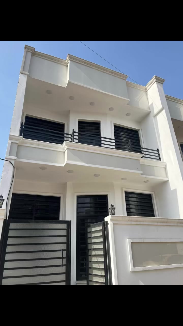 ╔═══🏡═══🏡═══╗
🌟 مكتب الطائي للتسويق العقاري 🌟
╚═══🏡═══🏡═══╝

📢 عرض دار للبيع– مجمع الرحمان 📢
بسعر مناسب

🏠 بيت زيرو للبيع
📍 الموقع: مجمع الرحمان – شارع رقم (6)
📐 المساحة: 100م²
📏 الواجهة: 6.25م
⬇️ النزال: 16م
🚪 طابق  ونص
✨ موقع مميز وقريب من الخدمات

📞 للاستفسار: ***********
🏢 مكتب الطائي للتسويق العقاري

#عقارات #بيع #مجمع_الرحمان #مكتب_الطائي
