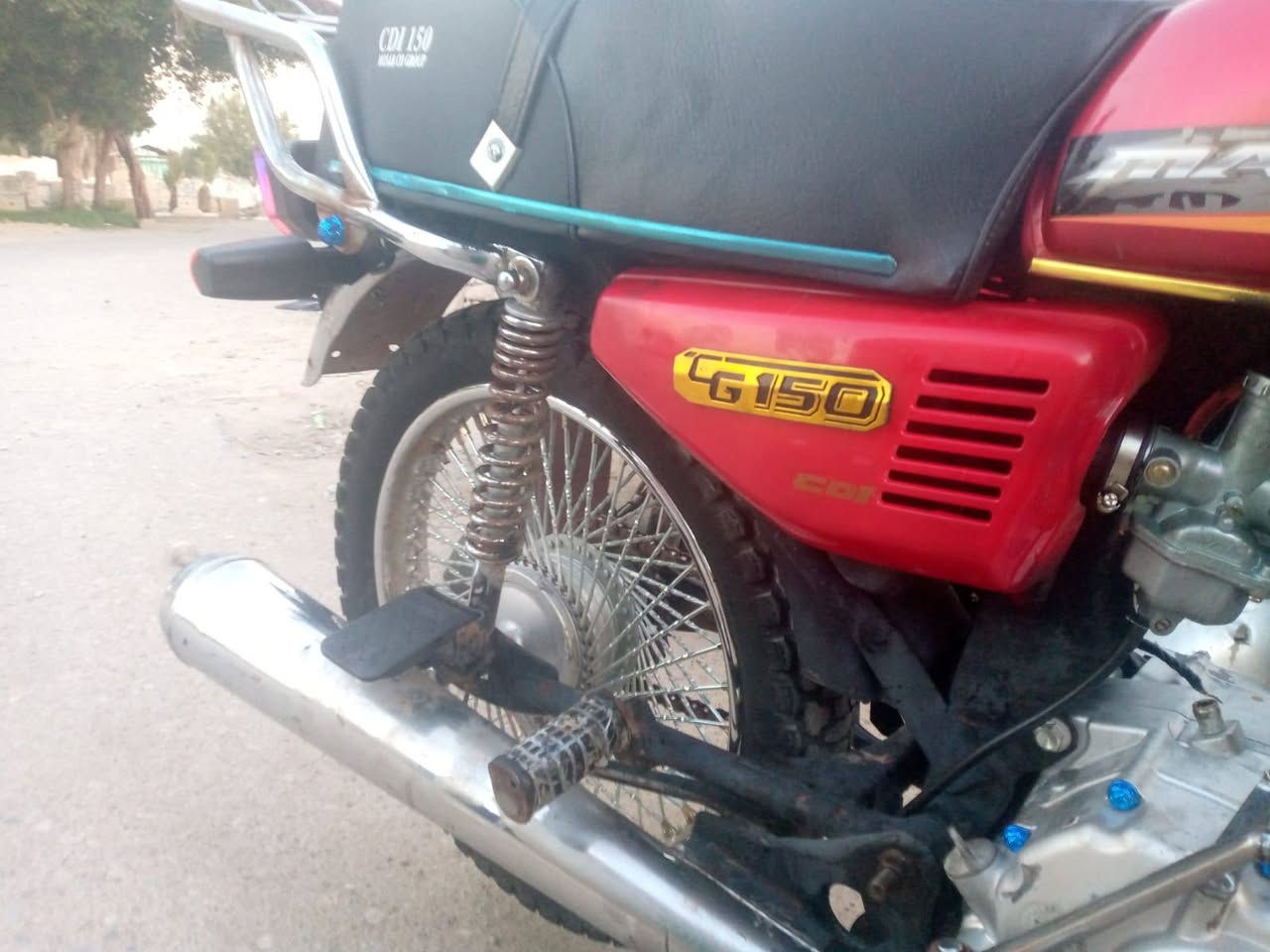 سلام عليكم عدي يراني لبيع 2021كلشي مابي نضيف خير من الله مكن بغداد *********** السعر 500
