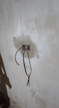 هم شي نضافه البوكس ونضافه الشغل وتحياتي الجميع شغل هندسي خلفه جص وبياض و تشميع   ‪***********‬‏
