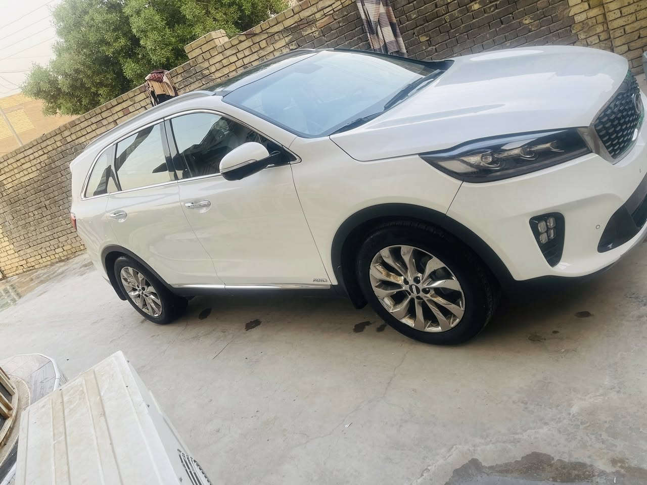 سلام عليكم 
سورنتو 2020
فول مواصفات
بصمه 
بنرامه
سايد بيرك بصمه 
صندوق كهرباء 
فور ويل 
5 كامرات 
حساس امامي خلفي 
حار بارد كشن 
6 سلندر 
7 راكب 
3 قطع تبريد 
سياره فول مواصفات 
بيه بنيد صبغ  وباقي التفاصيل بل سونار 
عنوان بغداد النهروان 
السعر 260 وبيه مجال 
***********
