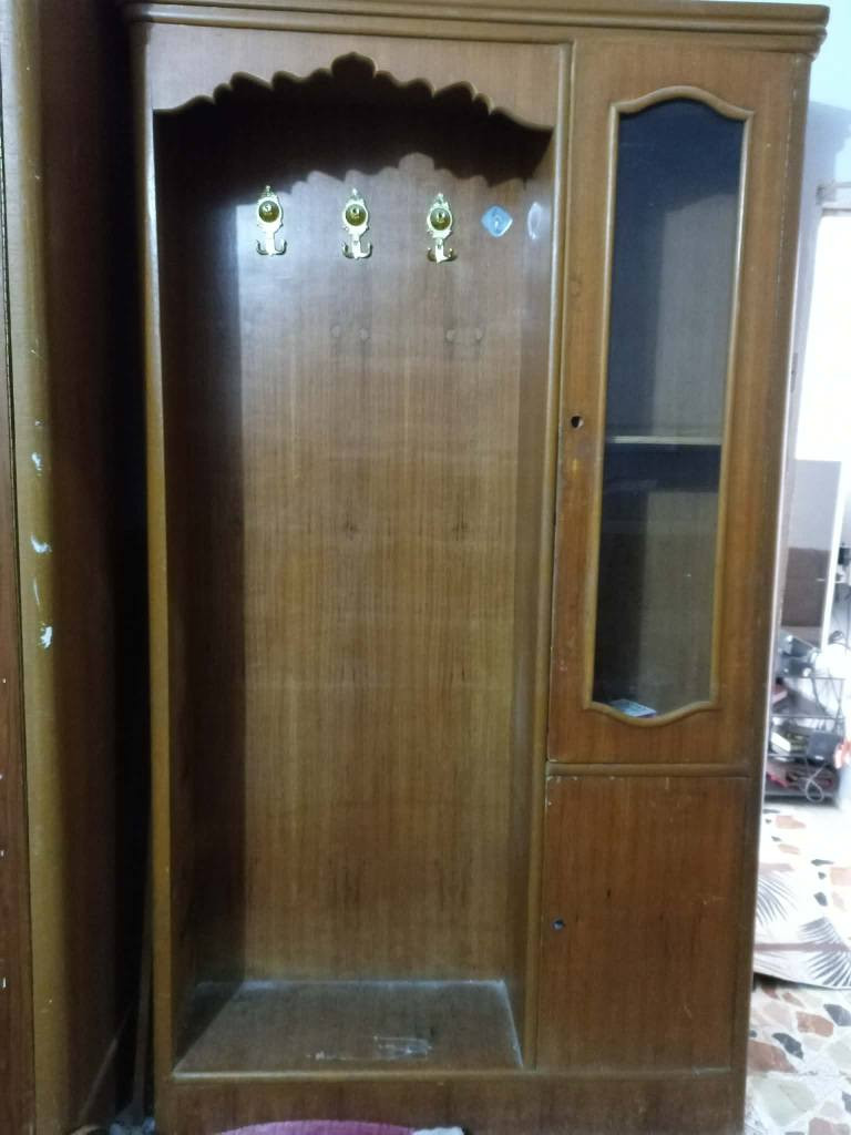 كاونتر للبيع سعره 90 الف وزاويه كومديات عدد 2 وجربايه سعر 75 الف عنوان النجف شارع المطحنه مقابل قرية غدير
*********** النجف, العراق
