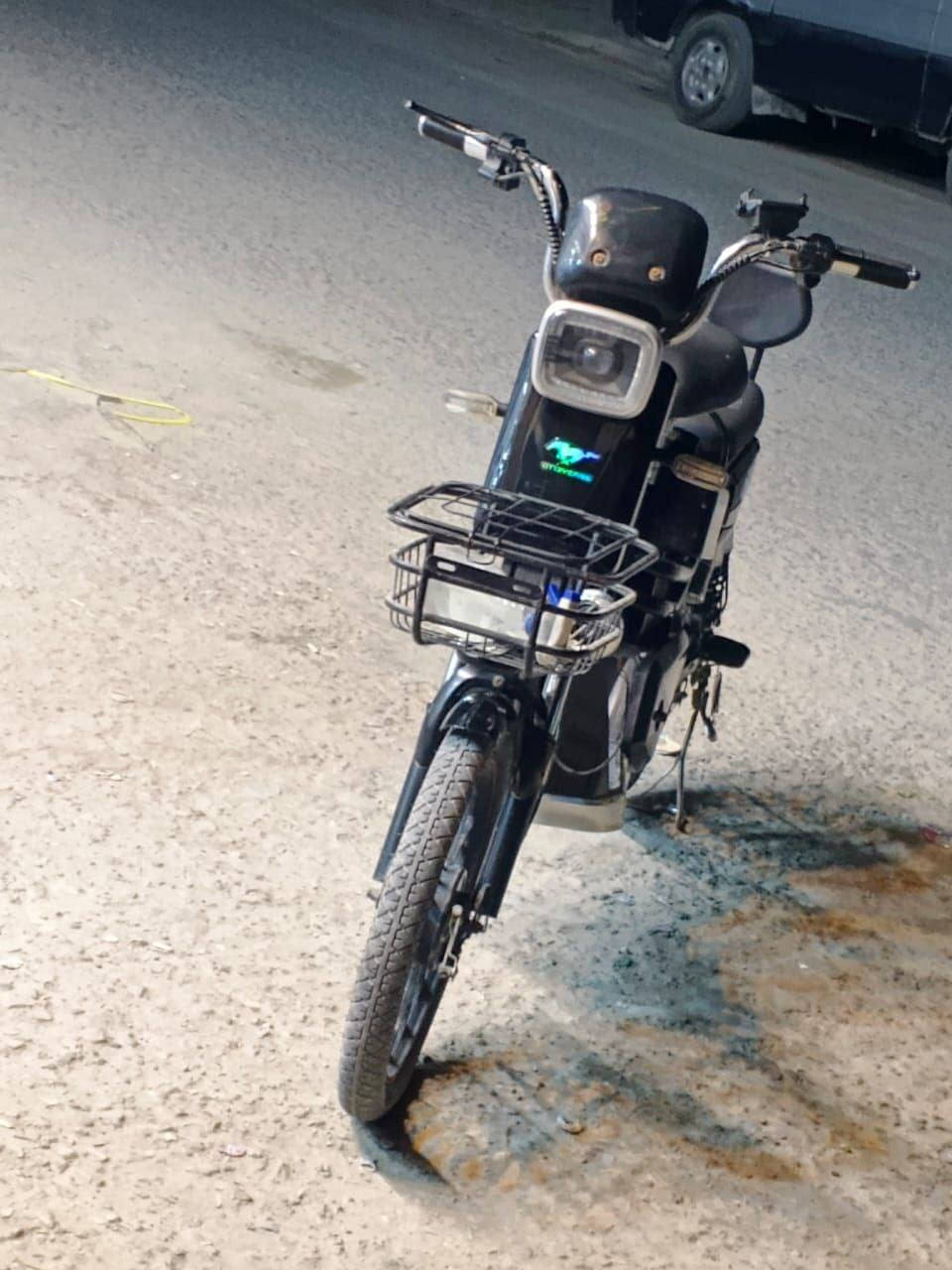 السلام عليكم دراجة شحن نضيفة شاحنتهة مكسورة الدراجة ابلادية ما مصبوغة جاهزة من كلشي العنوان النجف ***********
