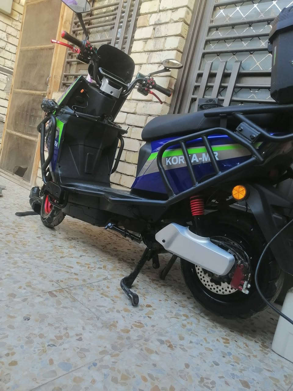 سلام عليكم دراجه شحن سكنس موديل 25 ست بطاريات بصمه سماعات بلوتوث سرعتها 99  والمواصفات مكاني بغداد الجزيره السياحيه سعرها 900 وبيها مجال وذاك مراوس بسكنس فحل  ***********
