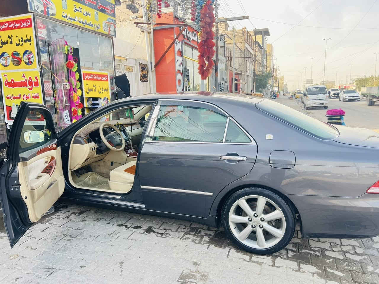 حلال لبيع
شاهينه واحد على واحد مكفوله كفاله عامه من كلشي سياره خير من الله 
1-دكمتين 
2-مري شفط 
3-مانع انزلاق/مثبت سرعه 
4-تخم تاير جديد 
5-داخل عسلي 
6-شاشه بلادي 
سياره جاهزه. من كلشي وضمانتي 
افحص وين ما يعجبك 
سياره بس فحص مكمله كمرك ما مدفوع
السعر.  116وبيه مجال حك جيه
***********
