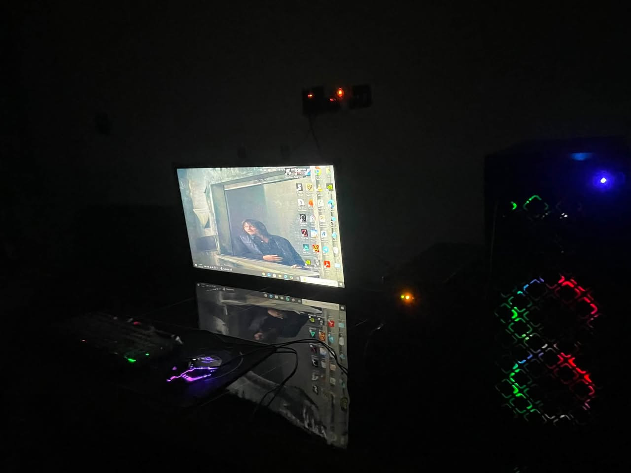 السلام عليكم متاح
Inno3d-1660TI
M.b-msi h110
I5-7500 كرت شاشة داخلي ايضاً بي
Ram-16 8x2 (2666) xpg
Ssd-120 gb
Hdd-1t
Psu-650w LITEPOWER RGB

وشاشه SAMSUNG /
60 HZ 

UPS / Falcon 
1500VA 

الملحقات // كيبورد + ماوس + ماوس باد + جويستك بلي ٤ اصليه + هارد ssd 1T بس الهارد ماعرف اذا شغال او لا 

سعر ٦٥٠ 
رقم *********** بي واتساب  مكاني بغداد
