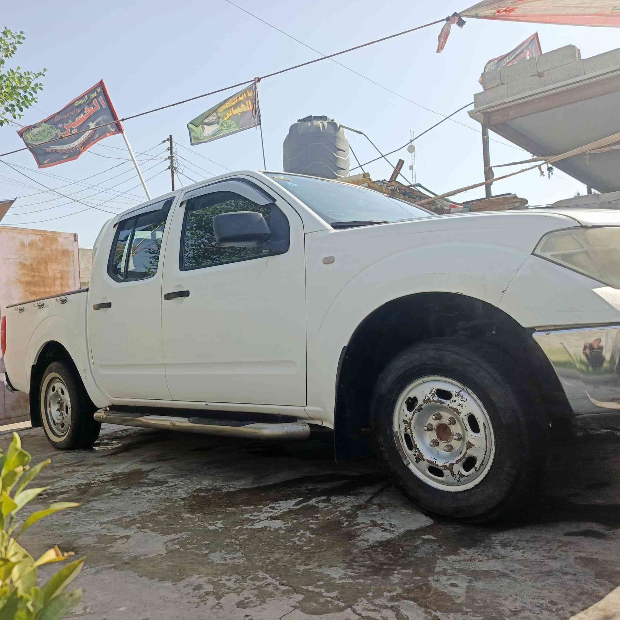 السلام عليكم نيفارا للبيع موديل 2008 مكان بغداد قرب بسمايه سياره باسمي تحويل محركه بي صرف السعر ٧٠ وبيه مجال  رقم بغداد ***********
