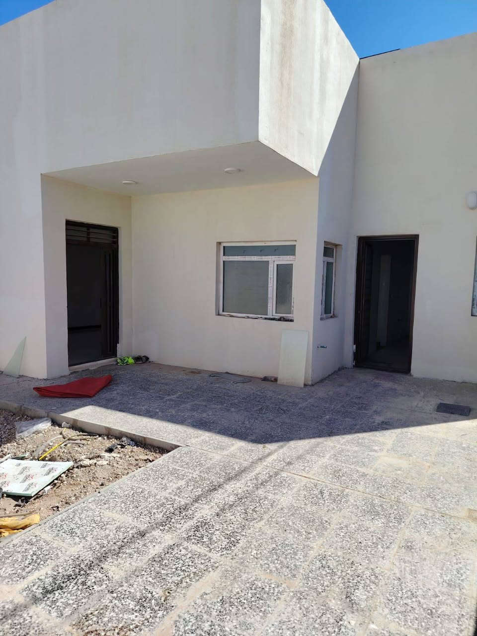 بيع نقد سند حر
جوه السوك 
مجمع ابو تراب السكني
مساحة ٢٠٠متر
موقع حلو
***********
