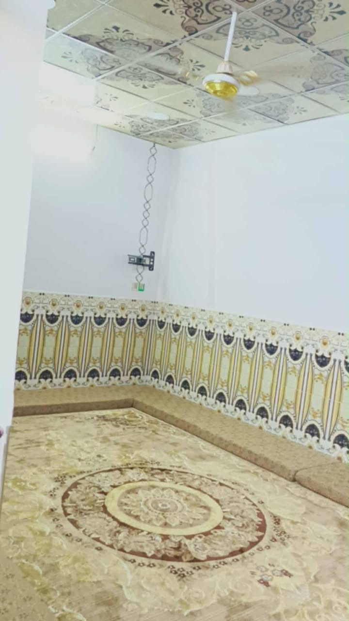 مرحبا بيت للبيع طابو زراعي ١٠٠ مربع
العنوان حي ميسان الزراعي مقابيل العسكري قرب مدرسه در النجف الاهليه 
يحتوي ع غرفه وصاله ومطبخ واستقبال وصحيات داخليه واخارجيه مع مخزن فوك سعره ٤٠ وبي مجال للشراي
خدمات كلش زينه مي كهرباء خط كيات قريب
مرقم من قبل البلديه مشمول بلتطويب للاستفسار الاتصال بلرقم***********
