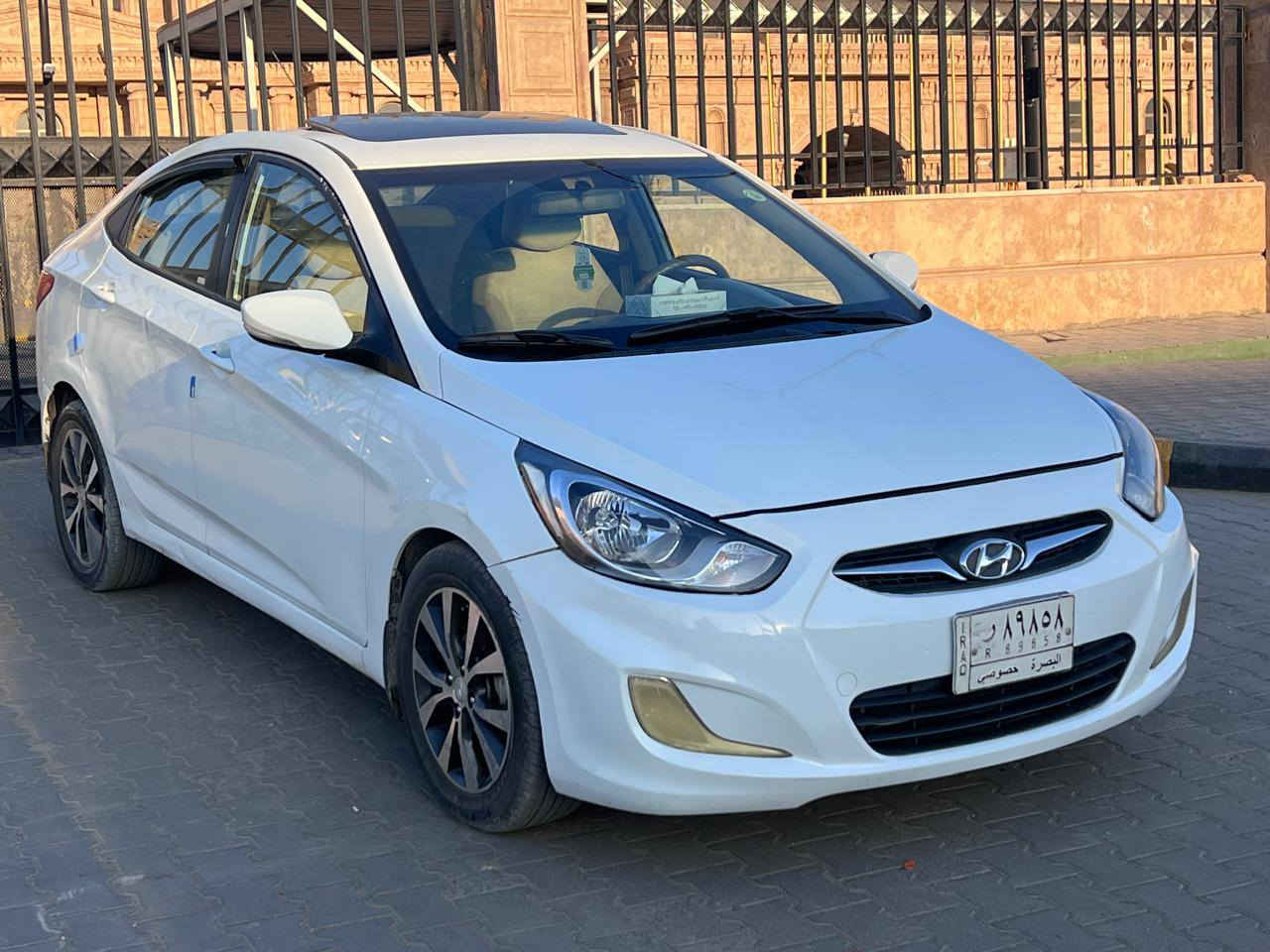 اكسنت ٢٠١٤ خليجي بصره شرط التحويل
السياره جاهزه 
بيها جاملغ مبدل وباب السايق صبغ
السعر ٨٩$
للاستفسار ***********
مكاني بصره ابوالجوزي
