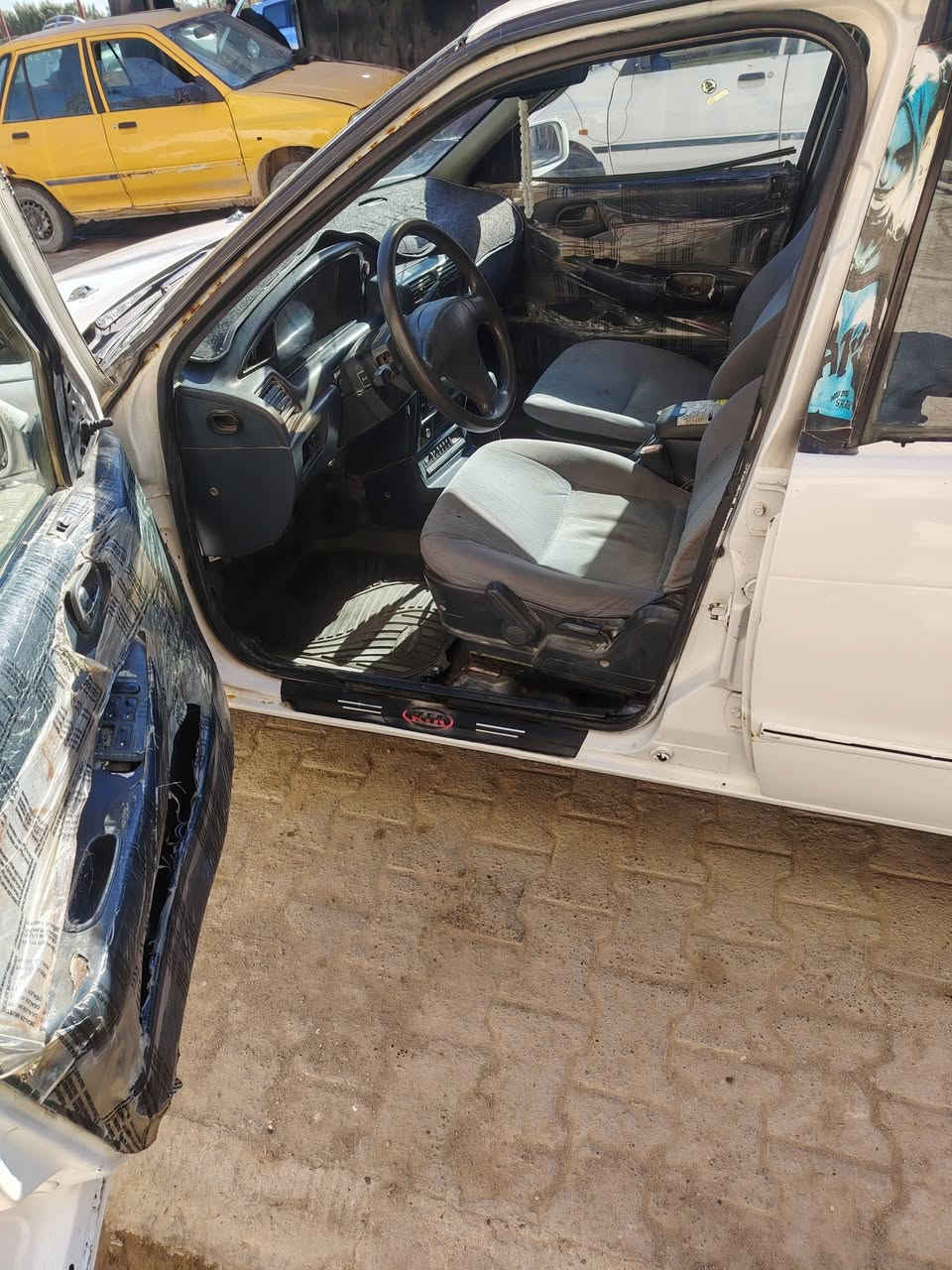 السلام عليكم
للبيع شيفيا موديل 93
مكينه وقير جديده
تخم تاير وتخم حداديه
كهربائيات شغاله
السعر 30 وبيها مجال
الرقم***********
