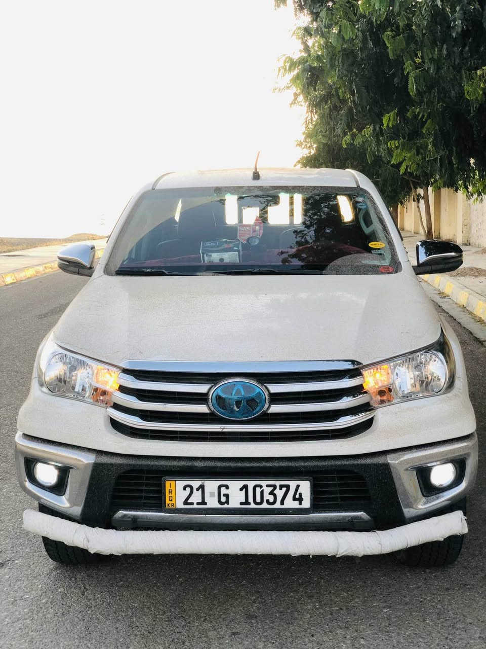 تۆیۆتا هایلۆکس ٢٠١٩
گێر عادی
سەیارەکە١١٢ هەزاری حەقیقی ڕۆشتوە 
یەک دینار مەسرەفی نیە 
گێڕ و مەکینە و ئەکسل و دەبڵ ئەکسل بەشەرت
یەک دەستە سایارەکە زۆر بە جوانی و پاکی ماوەتەوە 
بۆ زانینی نرخ پەیوەندی بکە.
*********** Singapore
