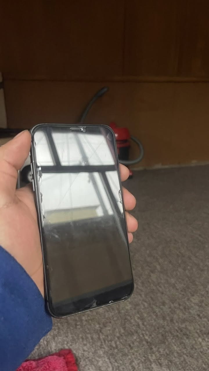 السلام عليكم
آيفون 11 عادي 
ذاكره64
بطاريه مبدله
شاشه مبدله
فيس إيدي شغال
تك سيم
فقط كأمره 1X ماتشتغل الخلفيه 
مكاني الموصل الأيسر 
السعر 115 الف


**إذا كنت صاحب هذا الإعلان وتريد حذفه لأي سبب، رجاءا أرسل رسالة إلى الدعم الفني**