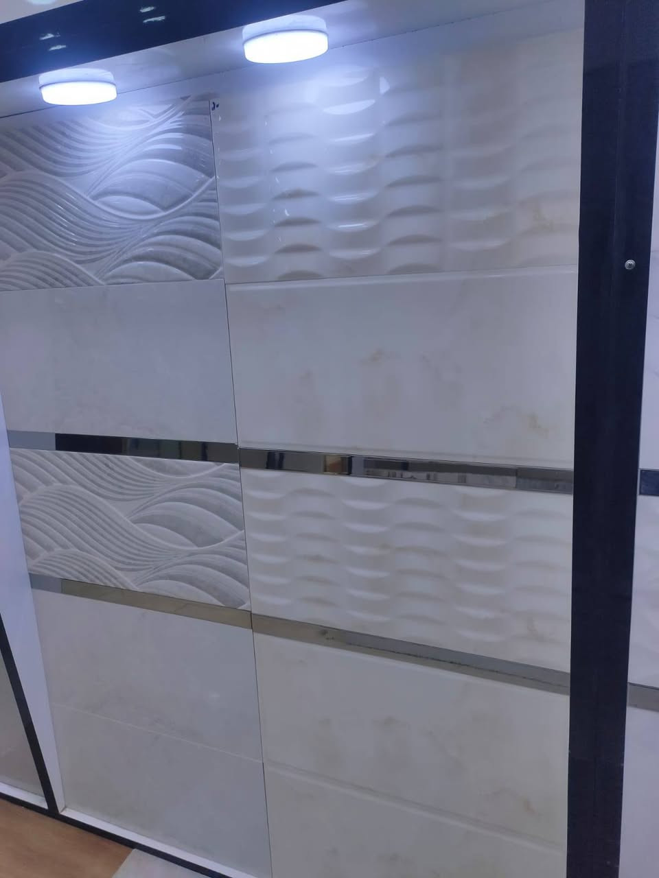 جدران ايراني قياس 30*60درجه الأولى 
الرمادي خمسه كيلو دخول الحريه للستفسار ***********
