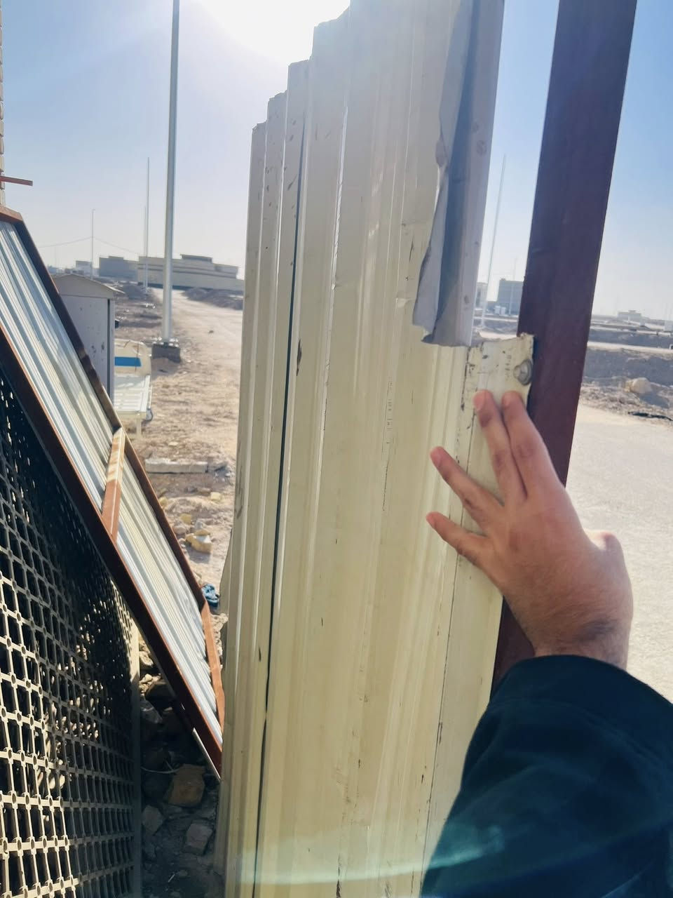 سلام عليكم باب جينكو طلاقتين للبيع
السعر 200 الف وبي مجال 
***********
