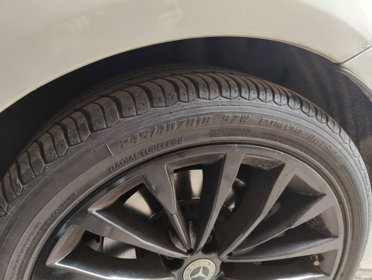 السلام عليكم عندي 4 تايرات تو سايز
R18/45/225
R18/40/245
نظيفات جدا بالة مشتريهن صارلهن اسبوعين ب150 الف  طبعا بدون لا بنجر لا ركعة لا شي 
اريد ابيعهن ب80 نهايتهن 
عنواني بغداد / زيونة 
***********
