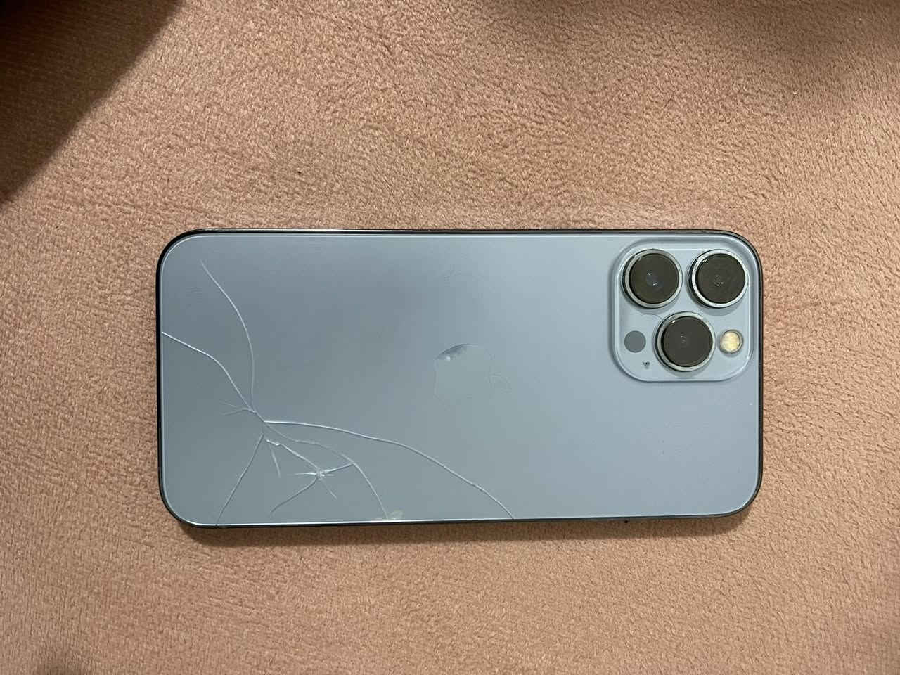 سلام عليكم آيفون 13برو ماكس ذ256 ب79 مبدل فقط شاشه وضهر مكسر نفس ما مبين بصوره حهاز فقط شاشه مبدل سعر485وبي مجال للشراي 
اتصال ***********
