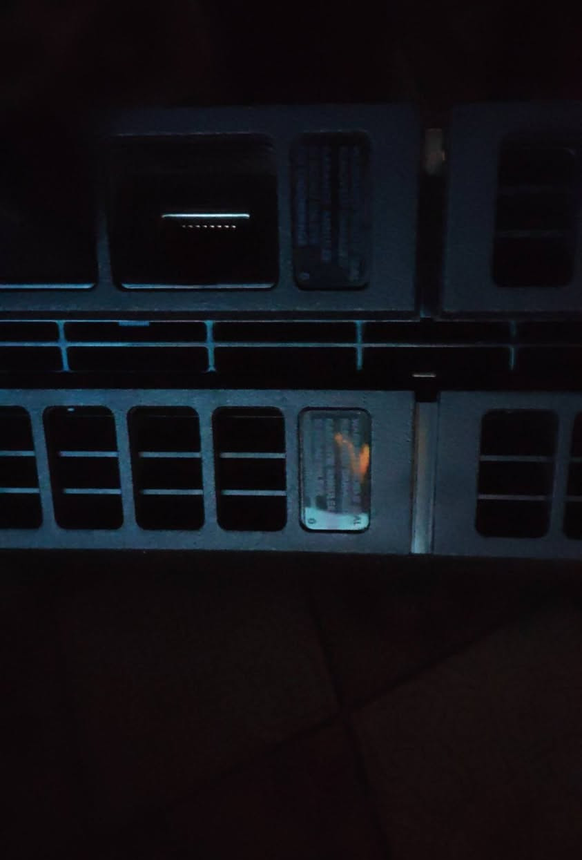 بلي4 فات نظام 9
ذاكره 500
مع ups825
مع2جوستكات  
سعره260 مع قاعدت يدات


**إذا كنت صاحب هذا الإعلان وتريد حذفه لأي سبب، رجاءا أرسل رسالة إلى الدعم الفني**