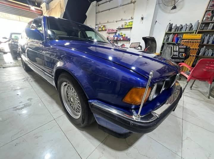 بي إم 735 مكينه مفتوح رقم بغداد مشروع وطني رقم إنكليزي سنويه تنتهي 2030 كير ومحرك كفاله صارلي عشرين يوم من شديت الطابوكه تبريد و تدفئه ويه السويج نقص غاز فقط تخم تأير جديد السياره مصبوغة جماليه فقط لا ضربه ولا تبديل بعدها ما مبولشه .. *********** .. مكاني بصره الكرنه 
بيع أو مراوس بامريكي السعر 46 وبيه مجال
