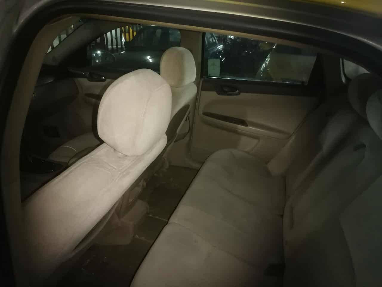 السلام عليكم امبالا موديل 2009 رقم دولي بسمي مشروع وطني السياره خليجي بس باب السايق مبدله مكينه كير حداديه مكفولات خير من التبريد ثلج ويل 17 السعر 60 وبيهاا مجال الاتصال فقط ع رقم ***********
