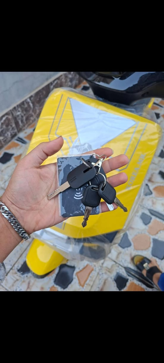 السلام عليكم
دراجه شحن للبيع زيرو
6 بطاريات كبار
سرعة 90
ملف 2000

العنوان ابوغريب الشهداء الهاتف.. (***********)
