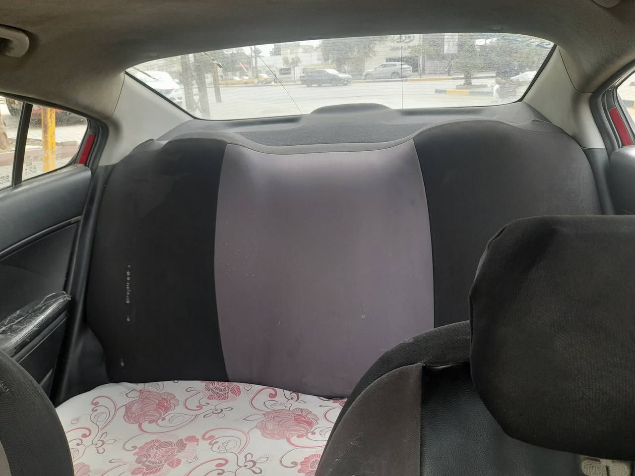 السلام عليكم سيراتو موديل 215 خليجي محرك 1600مكينه بيهه تنقيص ستفسار ع رقم مامتواجد ع فيس *********** 》***********
