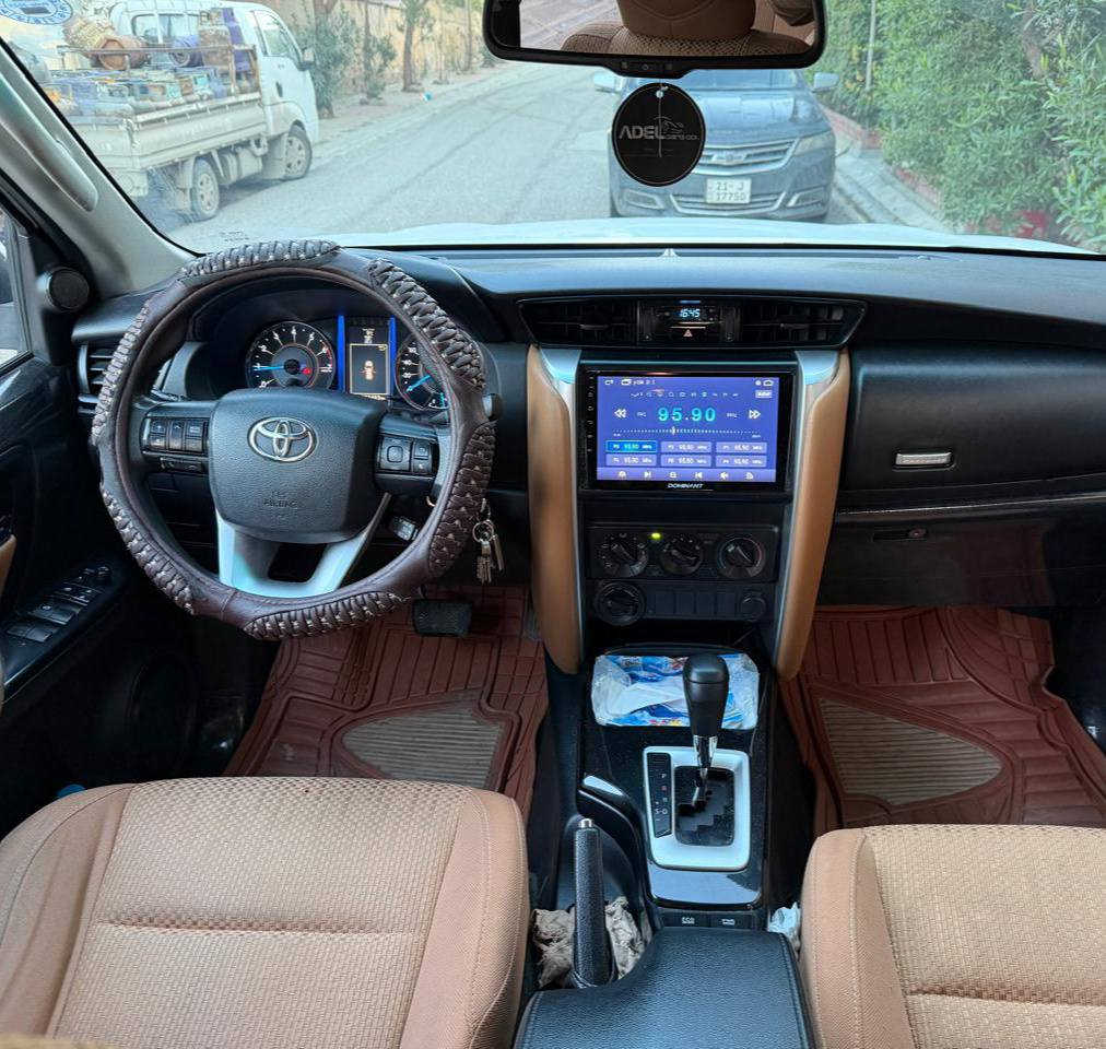 تۆیۆتا فۆرتنەر 2018  مواسەفات SRS
سەيارەكه زور باک و جوانه 
بى كيشەيه بى مەسرەفه 
گير و مەكينه به شەرت
 بى كرانەوه بى عەيب
سەيارەكه 104km هەزار رويشتوه

سعر لە کۆمێنت داوابکە ڕاستەخۆ بۆت دیت 📩 

تەنها يەک پارجه بوياغي هەيه بى ناو بى ئيرباك (جاملغ سەكن پيشەوە) 
مواصفات SRS

ژمارەی خاوەنی 
***********
***********
