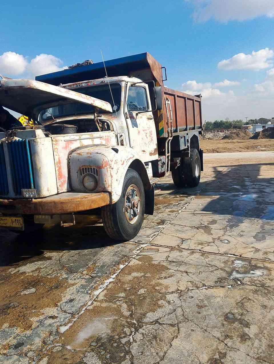 سلام عليكم سكانيه مكينه عادي 111
موديل 81 سنويه ال 27 جديده
بس استلم الوحات 
اكسن ملاكم 
كير ومحرك خير من الله 
بلادي بتره 
عوزهه شويه ترتيبات بصيطه *********** ابو صالح
