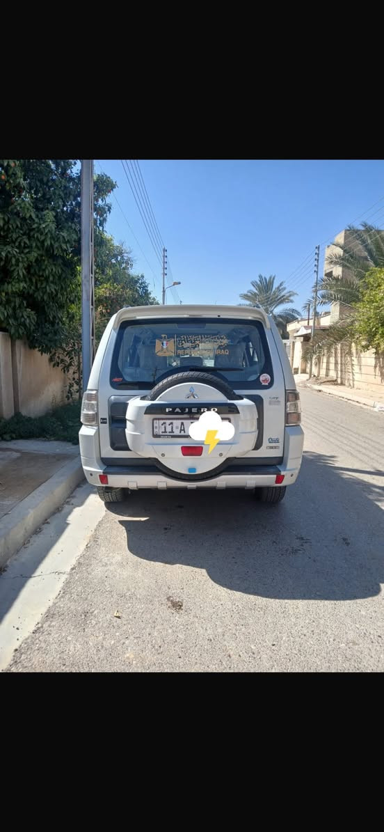 للبيع او مراوس بأقل منها 
باجيرو 2011 
حبتور فول 1/1 
كشنات جلد كهرباء 
تحكم ستيرن جهتين 
مثبت سرعه 
جرس انذار 
شاشه ايباد 
كامره خلفيه 
فتحه سقف 
تبريد 3قطع 
مري شفط
بعد بيها هواي مواصفات
رقم بغداد الجديد بسمي تحويل مباشر
السياره جديده وجاهزه مابيها اي نقص 
مكينه كير صدر امامي خلفي كله جديد 
العنوان صلاح الدين قضاء بلد 
***********
