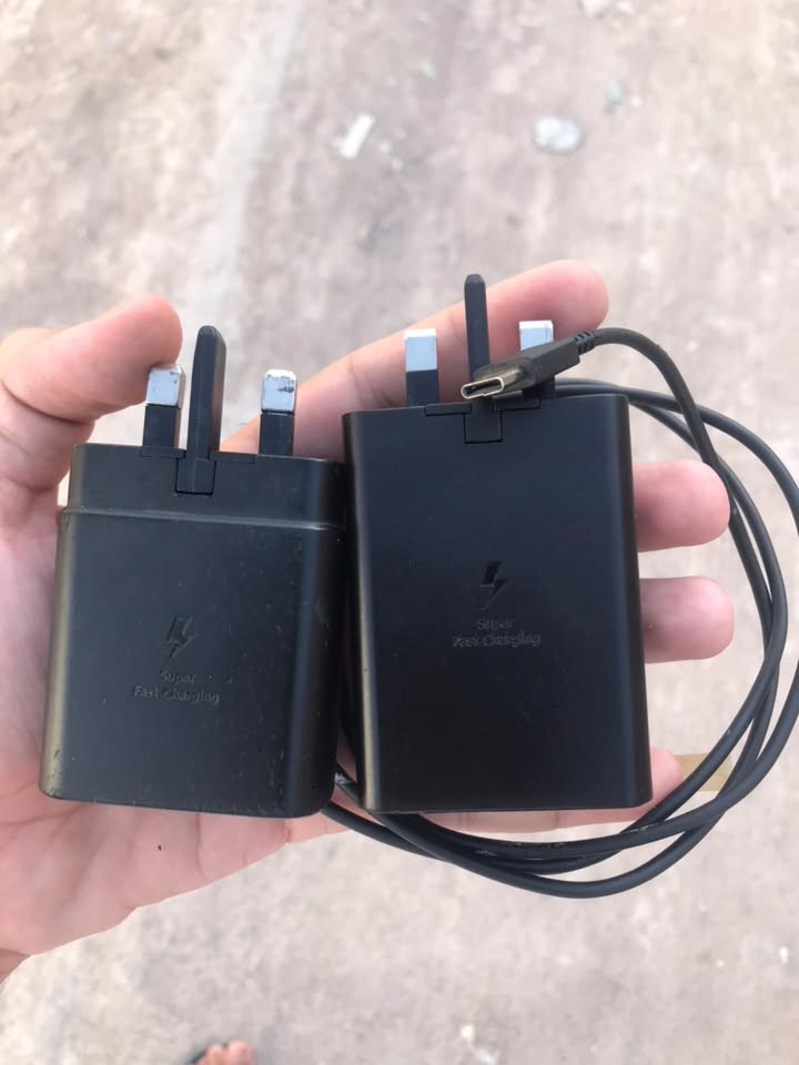 شاحنات عدد 2 مال اس بس ماعرف يا اس شرط اصليات سعرهن ٣٠الف مكاني بصرة هارثه رقمي ***********
