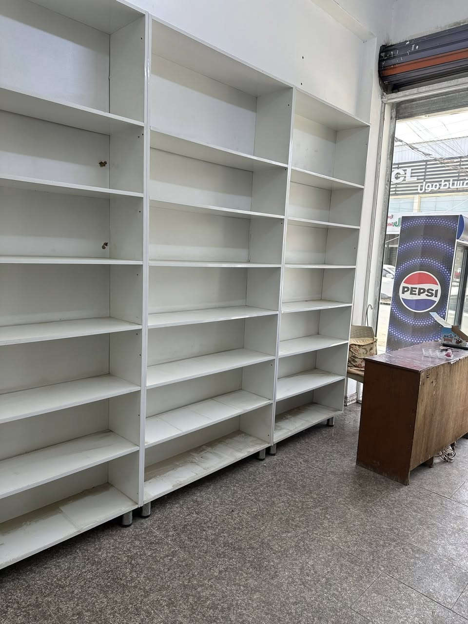 السلام عليكم للبيع رفوف اسواق عدد 8 MDF خشب تركي ثقيل ترهم اسواق او اي استخدام اخر استخدام قليل للاستفسار واتساب او  خاص مكاني بغداد الامين الثانيه ‭0776 715 2460‬
