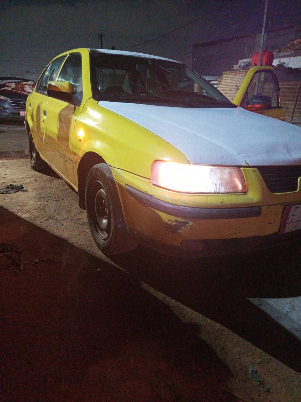 السلام عليكم سمند موديل 9 مكينه وكير مقفولات سياره مصفره هيه وغرامات رقم بغداد  صدر امامي وخلفي جديده كهربائي كلها شغاله تبريد باتري جديده لا صبغ ولا تبديل ادريم شفتات جدد اربع سماعات مسجل بلوتوث سياره كامله مكمله مابيه نقص السعر 22 وبيها مجال مكاني بغداد جزيره سياحيه ***********
