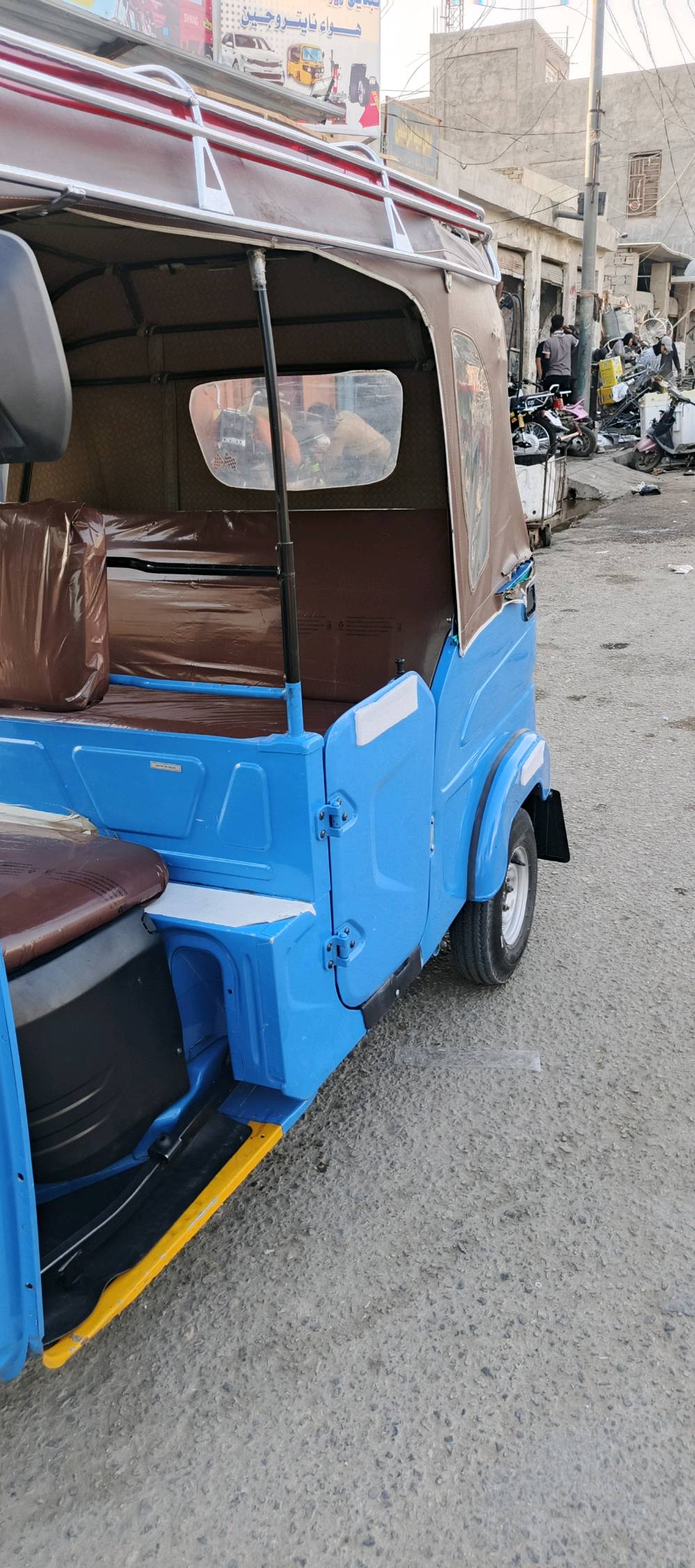 تكتك 22 شهر 9 مرقم كربلاء تحويل ثاني يوم بأسمي
بيها ضربة فوك الجاملغ الايسر ومعدلة ع حار يعني معجون وصبغ ما مبينة التكتك خير من الله ربع مذب عليها گبل للشارع
  مكاني كربلاء حي النضال التكتك نصبة حلوه وشوفت عينك واحلا من الصور ما تعجبك الله يسهلك بغيرها
***********