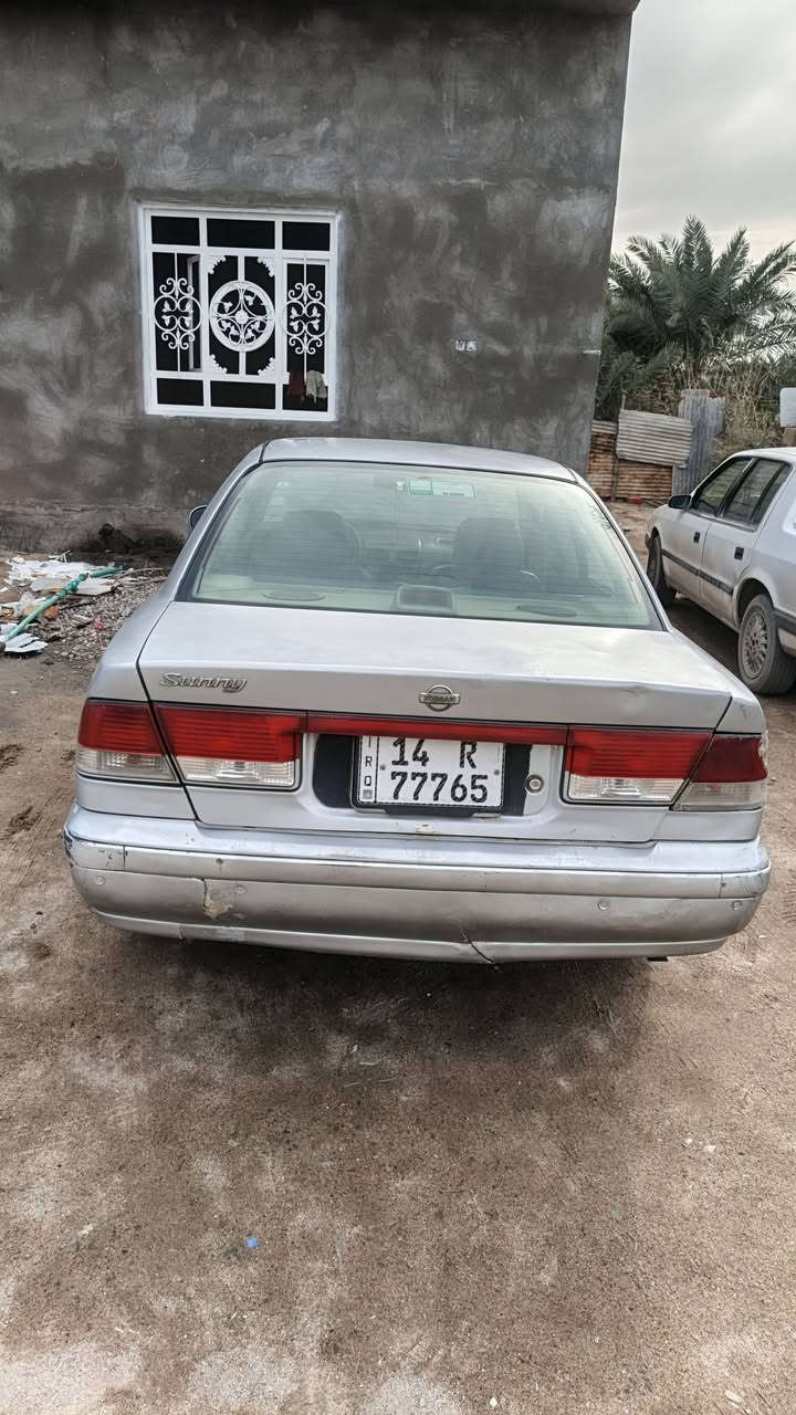 السلام عليكم 
للبيع سيارة  نيسان سني گير اوتماتيك موديل 2000 
رقم جديد صاعدة هزة قبل شهرين 
مكفولة اصوليات وكصة ونقل جثة السيارة  
 باسمي شرط التحويل نظافتها مثل ما موضح بالصور 
كهربائيات كلها شغالة 
مكان السيارة بصرة ابو الخصيب للبيع فقط السعر 40 وبيها مجال 

 رقم ***********
