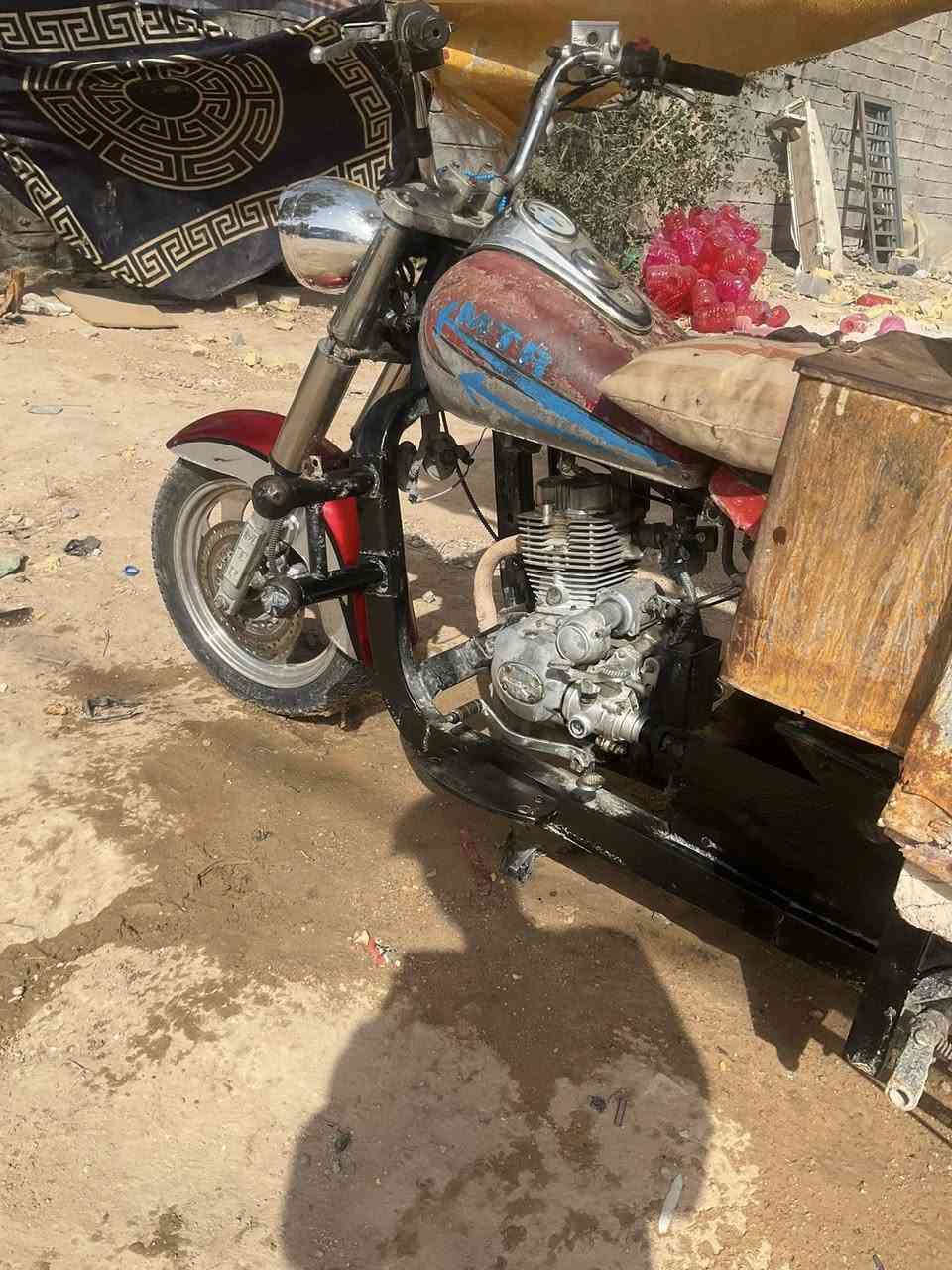 سلام عليكم
ستوته 2009

بيه خياس شويه بل حصير

رقم اسود سنويه ضايعه ومسوي بيه بلاغ 

دراجه اكفلك عن سرقه ول عشاير 

***********
