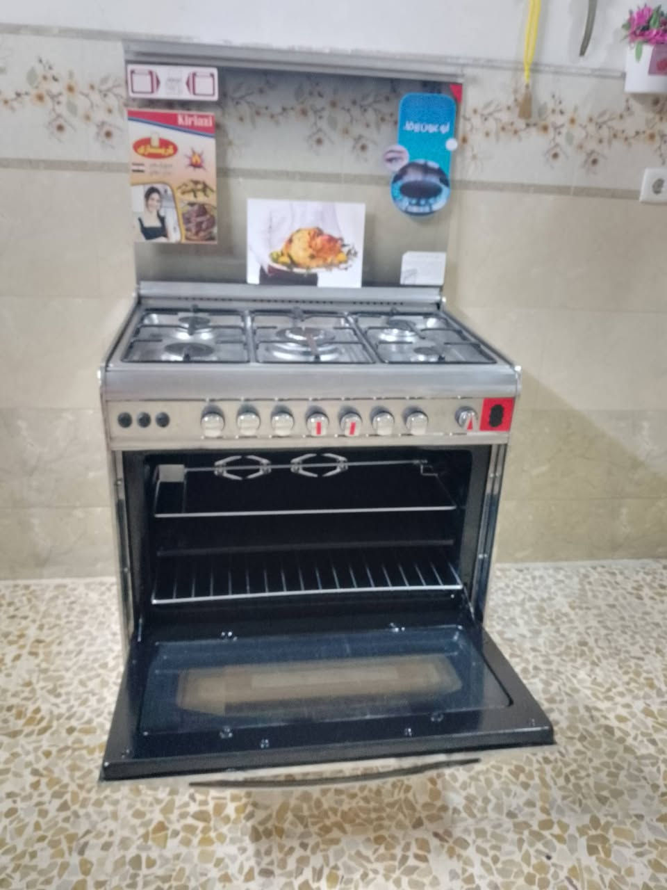 السلام عليكم / 250 الف 
طباخ كريازي امتياز ايطالي قياس 80×60 كلو شغال شرط و الفرن خطين  مستخدم شهر واحد فقط العنوان موصل الأيسر حي سومر الاستفسار ‏‪***********‬‏
