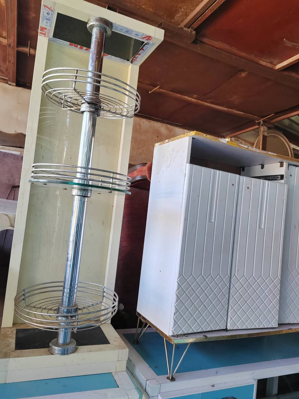 كاونترات صيدليه كامله و مواد مختلفه السماوه سوق سفان ***********
