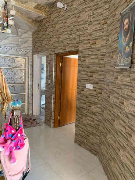 السلام عليكم
  دار للبيع مكان مميز جدا 
نوع العقار //طابو صرف
نوع البناء طابوق السقف صب كونكريت 
العنوان / /بابل المدحتية حي العسكري الباشيه قرب السيطره 
المساحة//٢٠٠متر
الواجه ١٠متر 
النزال٢٠متر
خدمات كامله من ماء وكهرباء التبليط قريب جداً 
السعر/١٢٥وبيه مجال
تفاصيل البيت طابق واحد 
استقبال 
صاله 
عدد١
مطبخ 
منور خلفي طارمه
مجمع صحيات داخليه وخارجيه
طارمه كبيره تسع لسيارتين 
السطح كامل فرشي
تحويل البيت ثاني يوم بعد الشراء 
بناء حديث موقع جيد جداً 
سنة البناء ٢٠٠١٩
ملاحضه //البيت ملبوخ خارج وداخل 
الارضيه رفت حصيره 
الارضيه بورسلين
عرض الشارع ٨متر
للاستفسار
مراجعة  مكتب دلالية وائل الهندي 
***********ابو علي
***********وائل الهندي
مكتب دلالية وائل الهندي بابل المدحتيه الحمزه الغربي ع شارع 60 قرب سلوان ابو الكاشي مقابيل فرع علي قماره
